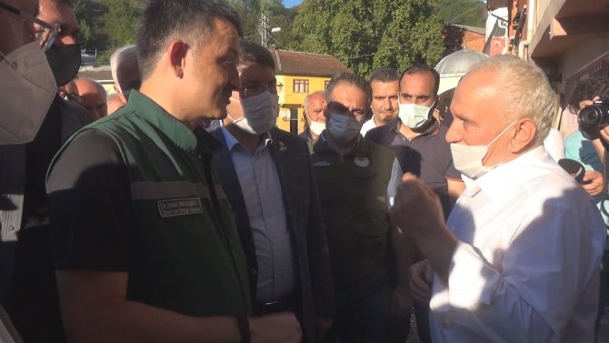Selden Kurtulan Yaşlı Adamla Bakan Pakdemirli’nin Duygulandıran Diyaloğu
