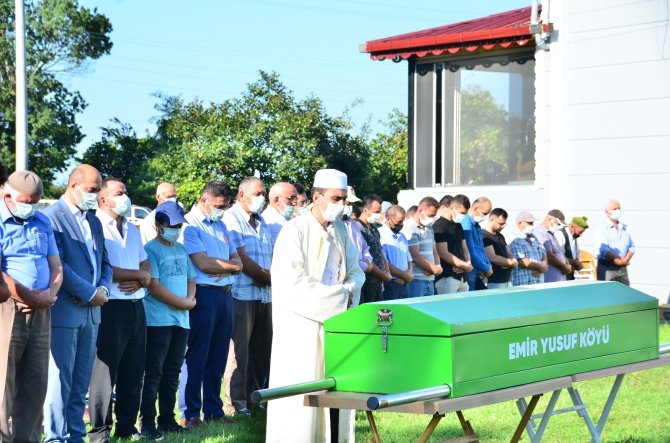 Evlenmeyi Reddedince Öldürülen 16 Yaşındaki Kız Defnedildi