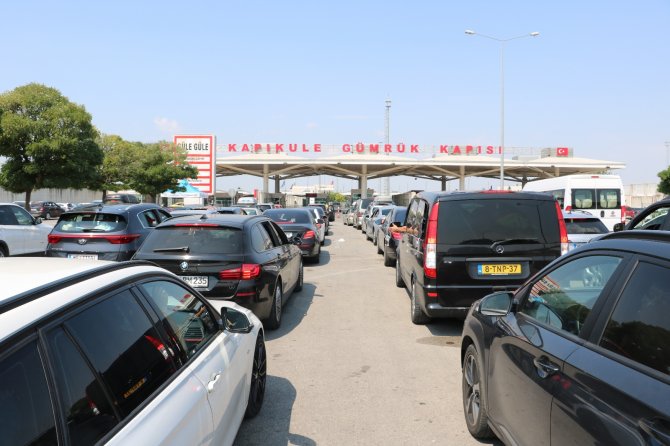 Gurbetçiler Hüzünlü Dönüş Yolunda Bagajlarını Doldurdu