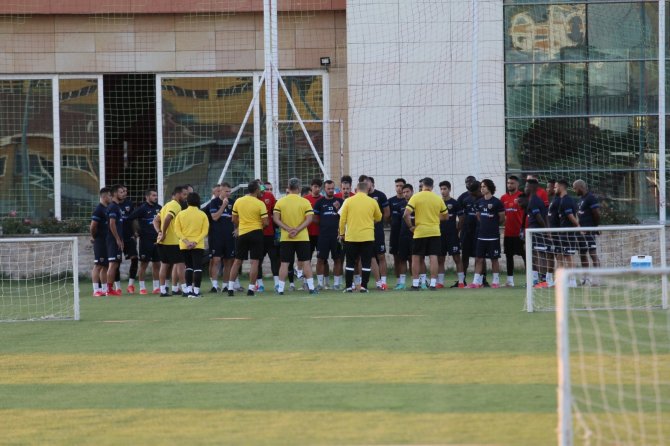 Hikmet Karaman Kayserispor’la İlk Antrenmana Çıktı