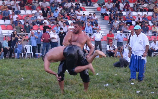 Karadeniz’in Kırkpınar’ı Nefes Kesti