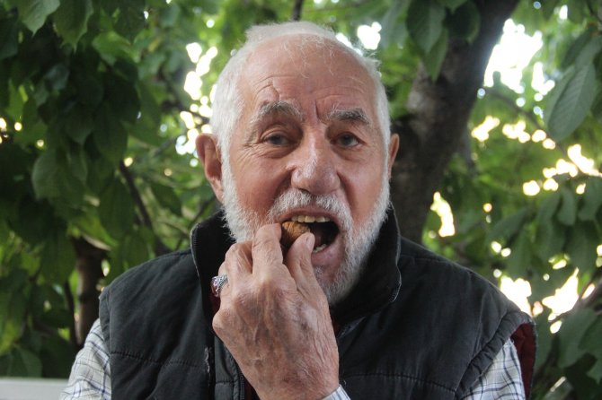 92 Yıllık Sağlam Dişler Görenleri Özendiriyor