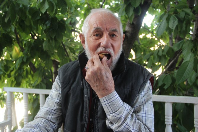 92 Yıllık Sağlam Dişler Görenleri Özendiriyor