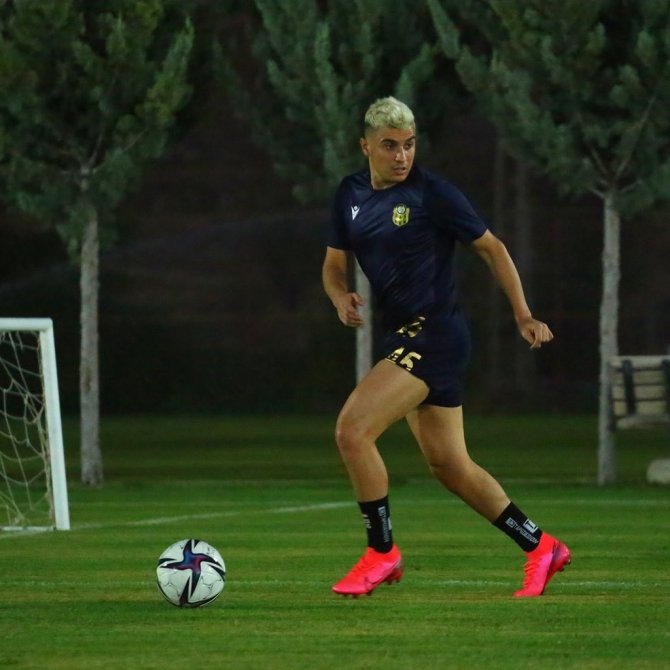 Yeni Malatyaspor’un Kadrosunda 11 Yabancı Futbolcu Bulunuyor