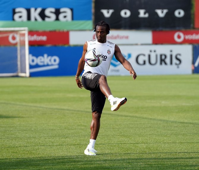 Michy Batshuayi: “İ̇lk Hedefim Gol Atarak Takıma Katkı Vermek”