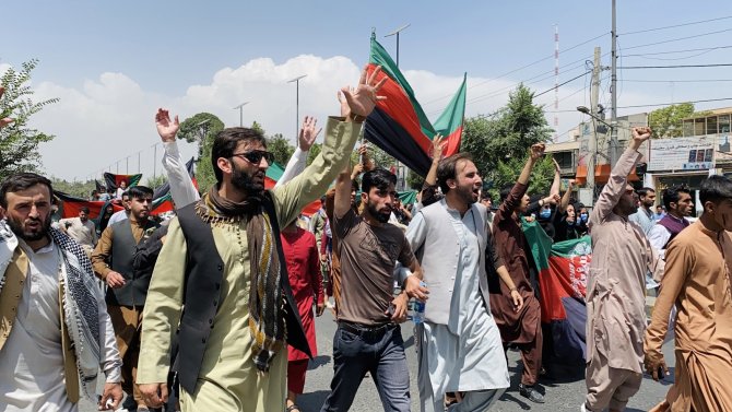 Kabil’deki Bağımsızlık Günü Yürüyüşünde Silah Sesleri