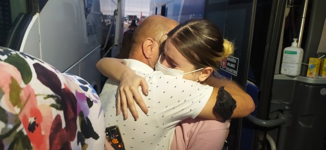 İ̇rem Hemşire Baba Ocağına Ayak Bastı, Mutluluğu Kameralara Yansıdı