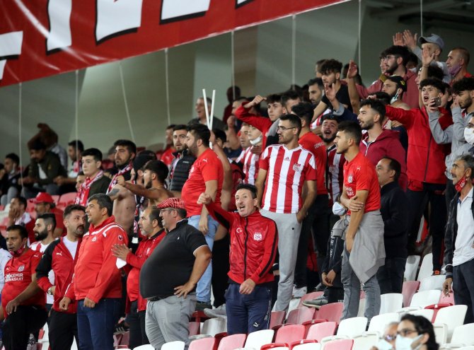 Uefa Avrupa Konferans Ligi: Sivasspor: 0 - Kopenhag: 0 (İ̇lk Yarı)