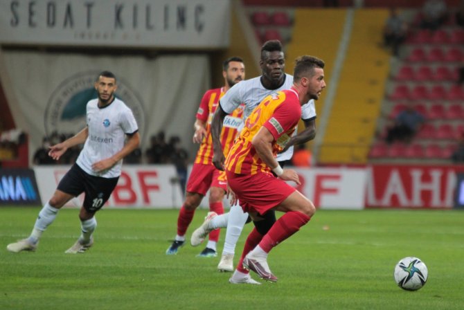 Süper Lig: Y. Kayserispor: 1 - Adana Demirspor: 0 (İ̇lk Yarı)