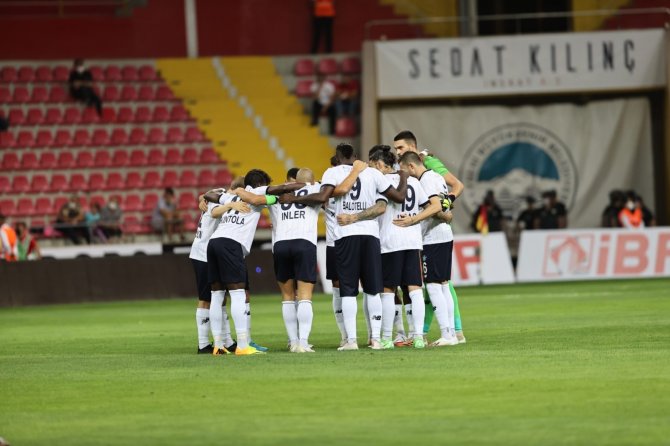 26 Yıl Sonra Süper Lig’e Çıkan Adana Demirspor’da İlk Gol Akintola’dan