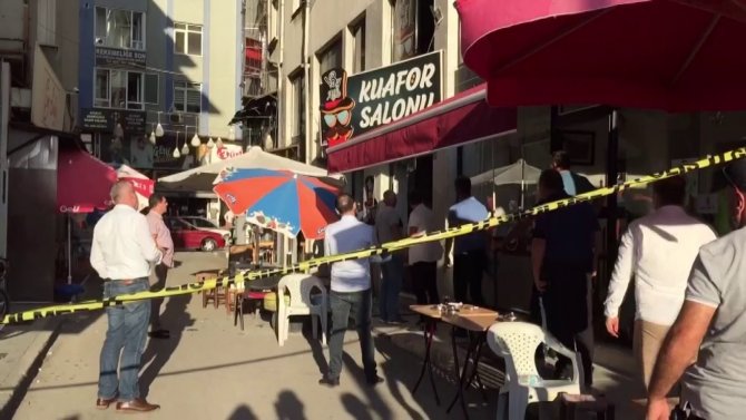 Berber Çalışanını Pompalı Tüfekle Rehin Aldı, İkna Çalışmaları Sürüyor