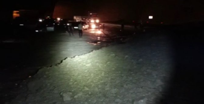 Heyelan Nedeniyle Artvin- Yusufeli Karayolu Ulaşıma Kapandı