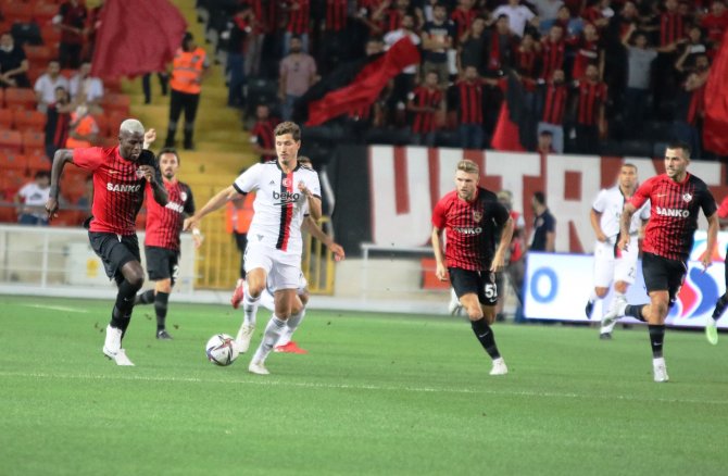 Süper Lig: Gaziantep Fk: 0 - Beşiktaş: 0 (Maç Devam Ediyor)