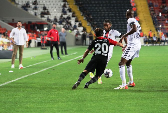 Süper Lig: Gaziantep Fk: 0 - Beşiktaş: 0 (İ̇lk Yarı)