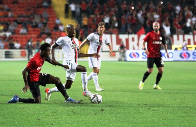 Süper Lig: Gaziantep Fk: 0 - Beşiktaş: 0 (İ̇lk Yarı)