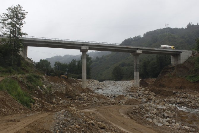 Giresun’da Selde Şehit Olan 5’i Jandarma 6 Kişi Anıldı