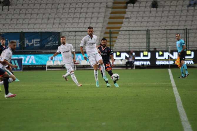 Süper Lig: Konyaspor: 0 - Başakşehir: 1 (İ̇lk Yarı)