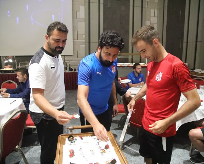 Sivasspor’da Jorge Felix’e Sürpriz Doğum Günü