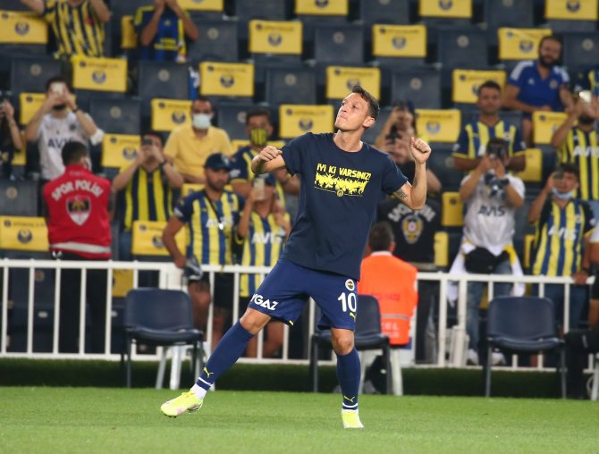 Süper Lig: Fenerbahçe: 0 - Antalyaspor: 0 (Maç Devam Ediyor)