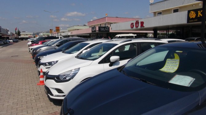 İ̇kinci Elde Yaprak Dahi Kımıldamıyor