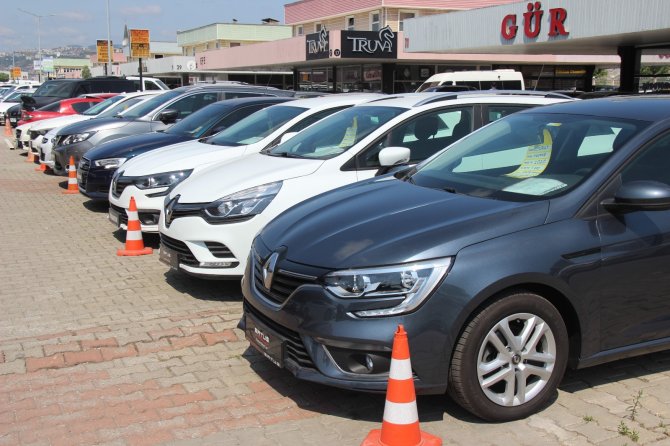İ̇kinci Elde Yaprak Dahi Kımıldamıyor