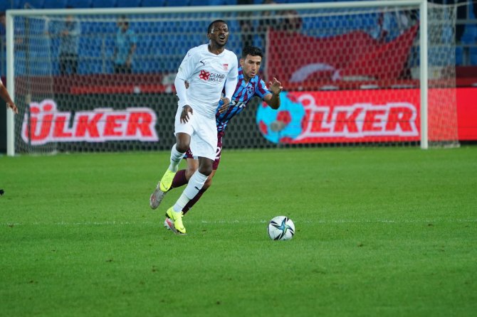 Süper Lig: Trabzonspor: 1 - Sivasspor: 0 (İ̇lk Yarı)
