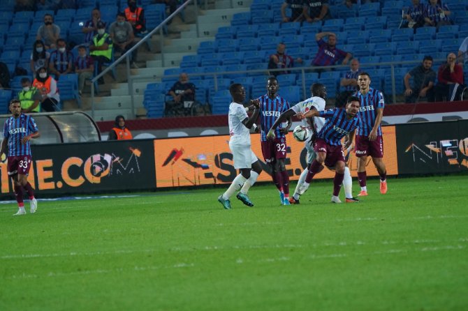 Süper Lig: Trabzonspor: 1 - Sivasspor: 0 (İ̇lk Yarı)