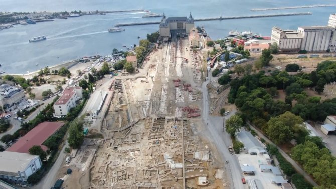 Haydarpaşa Garı Çevresindeki Kazılarda Tarihi Yapılar Gün Yüzüne Çıkmaya Devam Ediyor