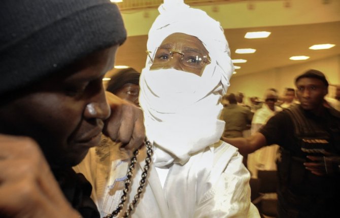 Ömür Boyu Hapse Mahkum Edilen Eski Çad Devlet Başkanı Habre, Koronadan Öldü