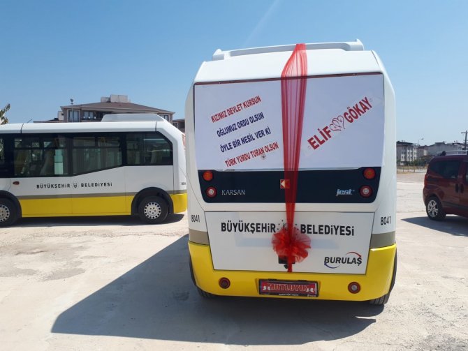 Halk Otobüsü Gelin Arabası Oldu