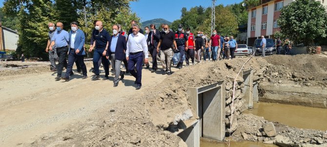 Bakan Karaismailoğlu, Bartın’da Sel Bölgesinde İncelemelerde Bulundu