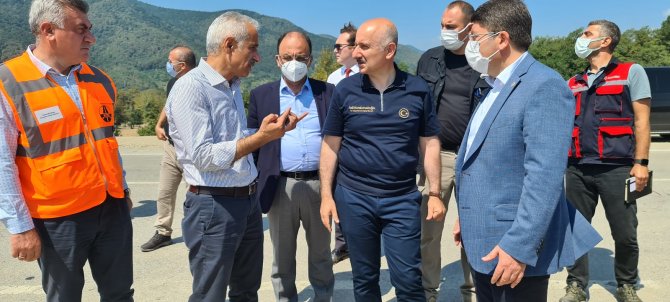 Bakan Karaismailoğlu, Bartın’da Sel Bölgesinde İncelemelerde Bulundu