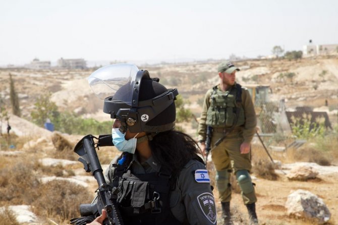İ̇srail Güçleri Filistinlilere Ait 10 Bin Metrekarelik Tarım Arazisine Zarar Verdi