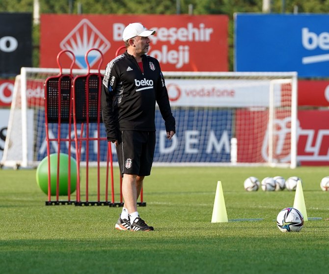 Beşiktaş’ta Neşeli Antrenman