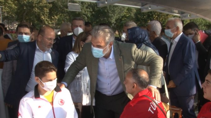 Tokyo Şampiyonu Milli Sporcular Nene Hatun Gemisiyle Boğaz Turunda Buluştu