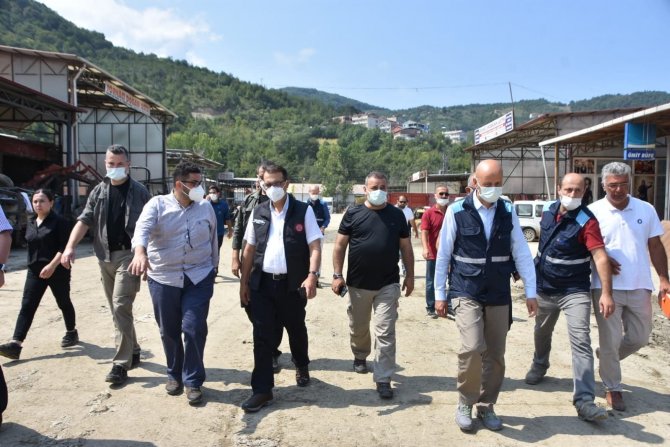 Bakan Dönmez: “El Birliğiyle Afet Bölgelerini Normalleştirmeye Çalışıyoruz”