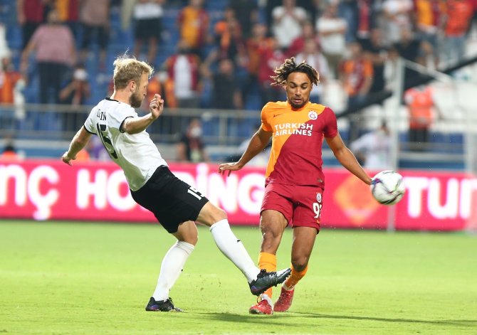 Uefa Avrupa Ligi: Galatasaray: 0 - Randers: 1 (Maç Devam Ediyor)