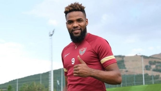 Aaron Boupendza Resmen Al-arabi’de
