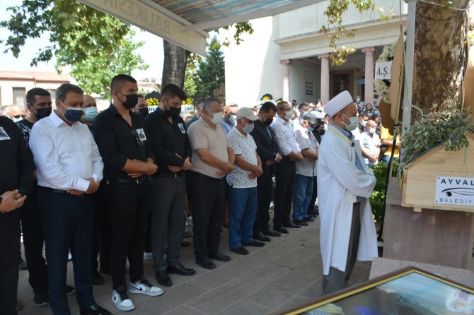 “Zeytinin Babası” Gözyaşlarıyla Son Yolculuğuna Uğurlandı