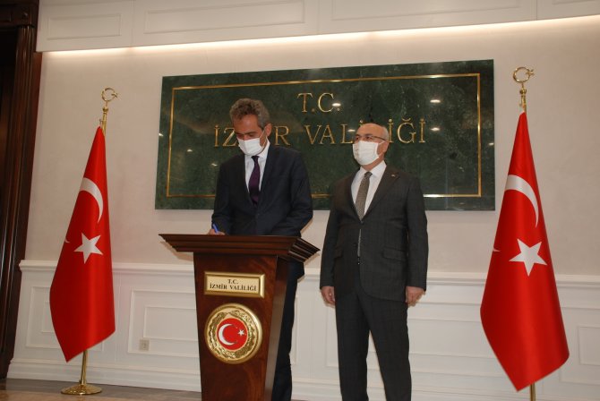 Bakan Özer’den İlk Resmi Ziyaretinde Okul Açıklaması