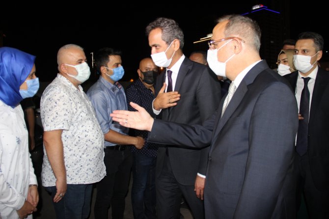 Bakan Özer’den Ak Parti İ̇zmir’e Ziyaret