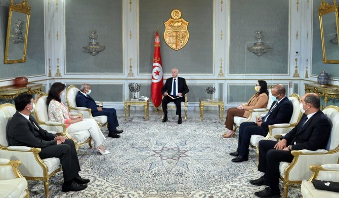 Kays Said: "Bazı Yetkililer Tunus’a Gelen Dış Yardımları Yurtdışındaki Varlıklarına Aktardı"