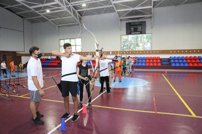 Akçaabat Belediyesinden Okçuluk Kursu