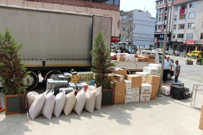 Of’tan Afet Bölgesine Bir Tır Dolusu Yardım