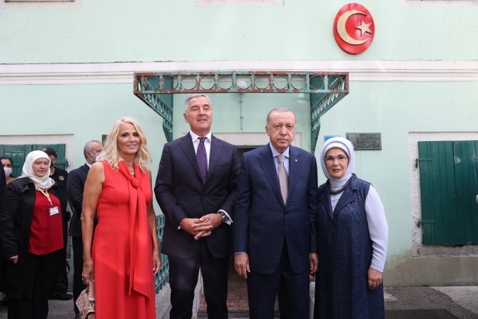 Cumhurbaşkanı Erdoğan, Eski Osmanlı Sefaret Binası’nı Ziyaret Etti