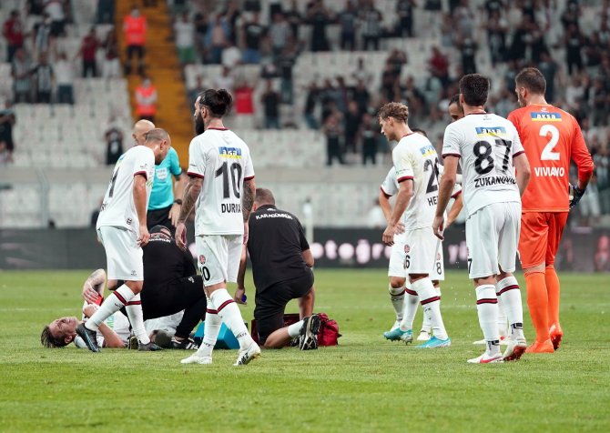 Süper Lig: Beşiktaş: 1 - Fatih Karagümrük: 0 (İ̇lk Yarı)