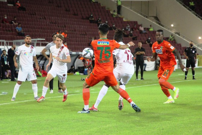 Süper Lig: A. Hatayspor: 3 - A. Alanyaspor: 0 (İ̇lk Yarı)