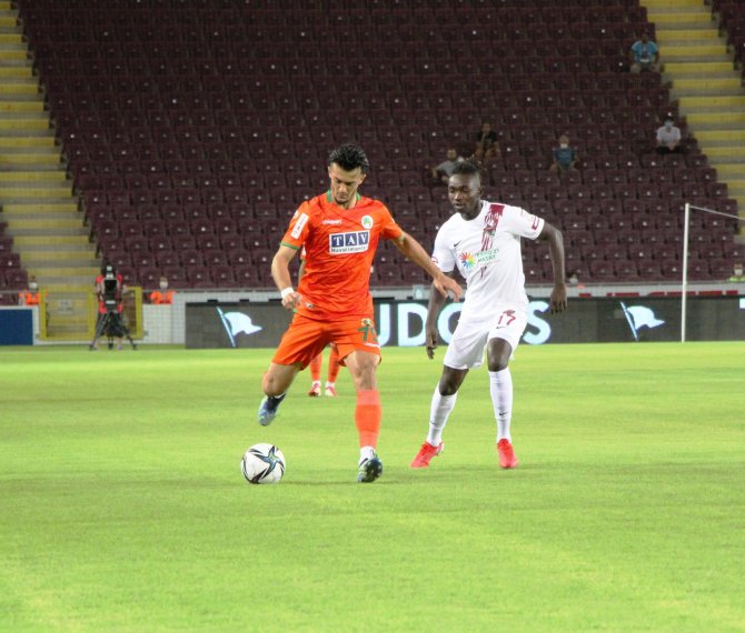 Süper Lig: A. Hatayspor: 3 - A. Alanyaspor: 0 (İ̇lk Yarı)