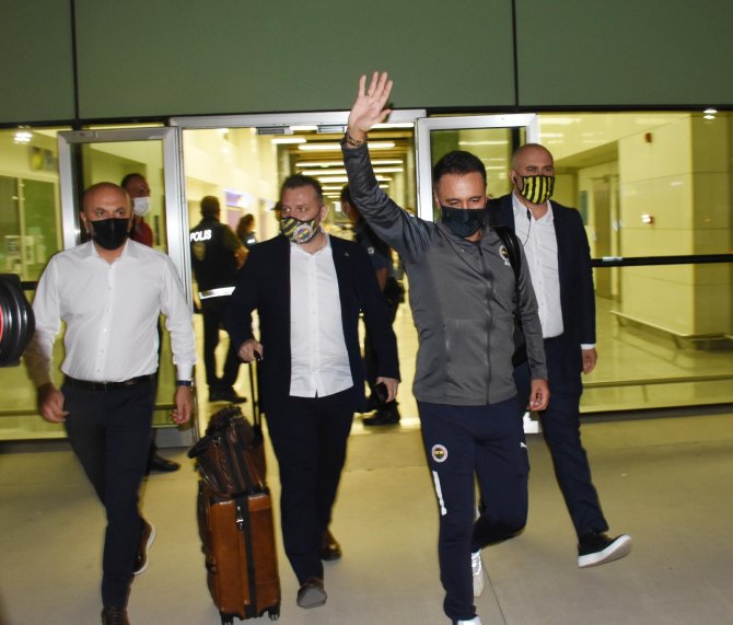 Fenerbahçe, Altay Mücadelesi İçin İ̇zmir’e Geldi