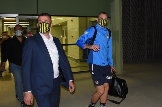 Fenerbahçe, Altay Mücadelesi İçin İ̇zmir’e Geldi